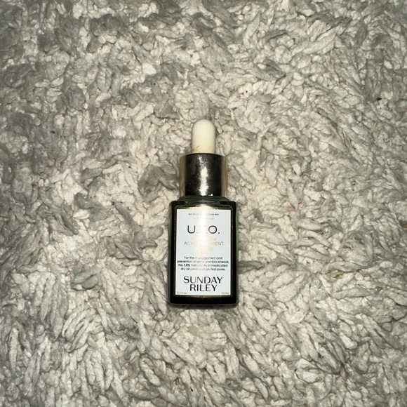 Sunday Riley U.F.O. Ultra-Clarifying Salicylic Acid Acne Treatment Face Oil - Picture 4 of 4